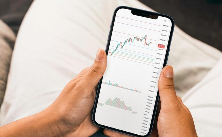 Breaking Barriers: How Top Trading Apps Empower New Investors